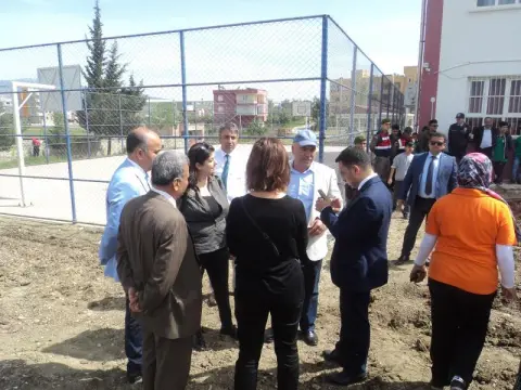 1 Nisan Yatılı Bölge Ortaokulu - TOPRAĞA DOKUN