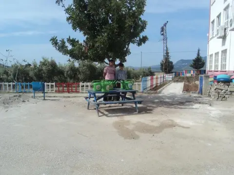 1 Nisan Yatılı Bölge Ortaokulu - TOPRAĞA DOKUN