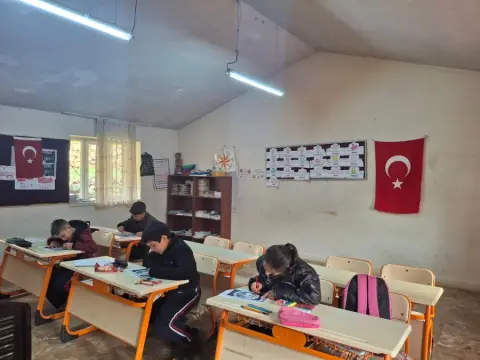 Hıdıruşağı İlkokulu - 02 02 2026 BAYRAK SEVGİSİ
