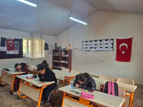 Hıdıruşağı İlkokulu - 02 02 2026 BAYRAK SEVGİSİ