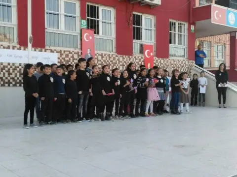 80. Yıl İlkokulu - 10 KASIM 2017 ATATÜRKÜ ANMA TÖRENİ