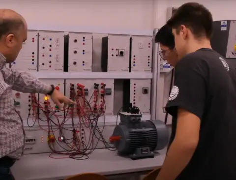 Adana Mesleki ve Teknik Anadolu Lisesi - FOTOGRAFLARLA OKUL