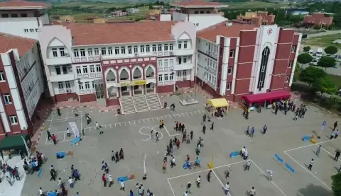 İbn-i Sina Mesleki ve Teknik Anadolu Lisesi - Okul