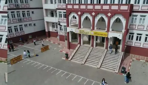 İbn-i Sina Mesleki ve Teknik Anadolu Lisesi - Okul