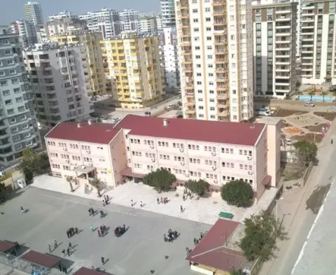 Turgut Özal Anadolu Lisesi - Okul Resimleri