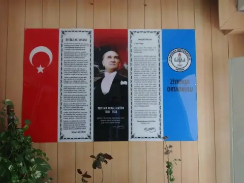 Ziyapaşa Ortaokulu - ATATÜRK KÖŞESİ