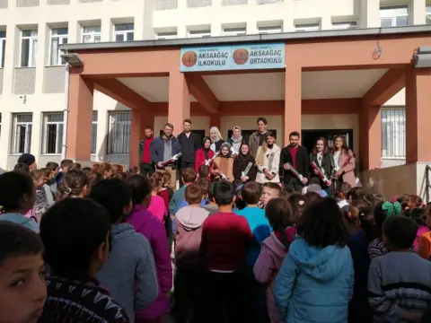 Aksaağaç Ortaokulu - OKULUMUZDAN KARELER