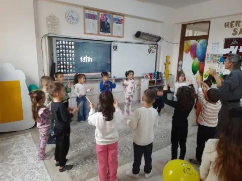 Atatürk İlkokulu - İLETİŞİM