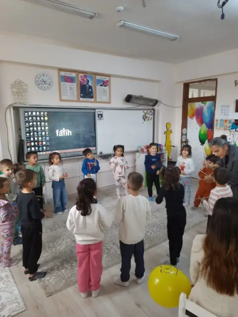 Atatürk İlkokulu - İLETİŞİM