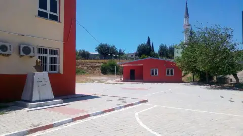 Boztahta Şehit Serdar Yıldırım İlkokulu - Okul Resmi