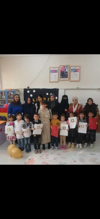 Aliya İzzet Begoviç Ortaokulu - Anasınıfı Karne Günü