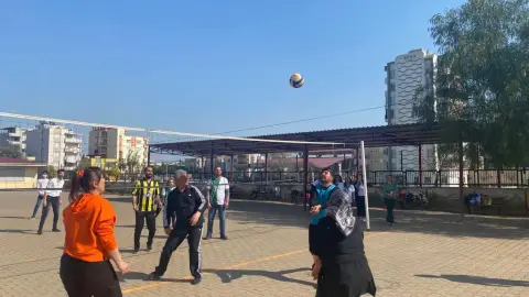 Aliya İzzet Begoviç Ortaokulu - Öğretmen-Veli Voleybol Maçı