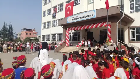 Arif Nihat Asya İlkokulu - TÖREN VE GÖSTERİLER