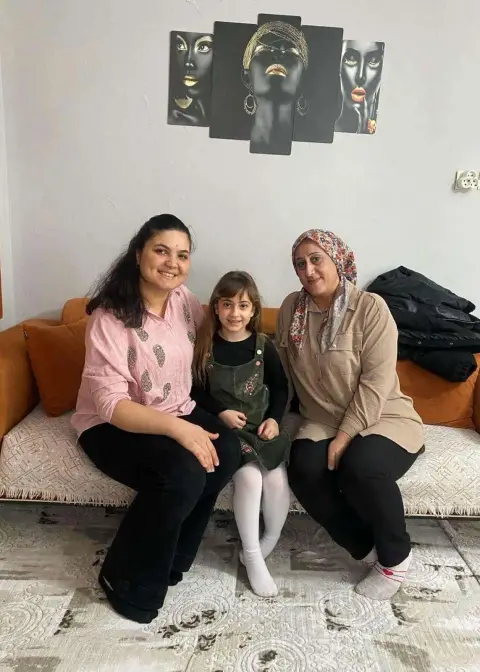 Ayşe Malaz İlkokulu - Öğretmenim Evimizde