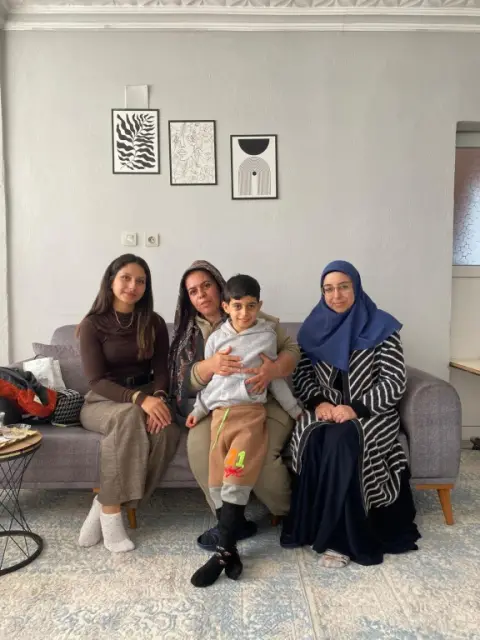 Ayşe Malaz İlkokulu - Öğretmenim Evimizde