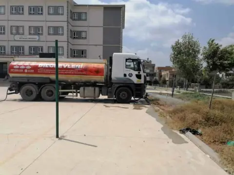 Büyüksaat Ortaokulu - Okulumuz temizleniyor