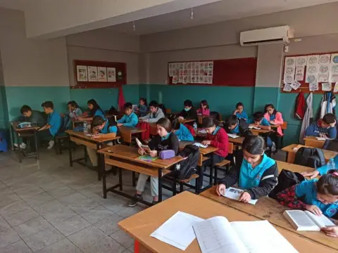 ÇEAŞ Sofulu Ortaokulu - Sarıçam okuyor