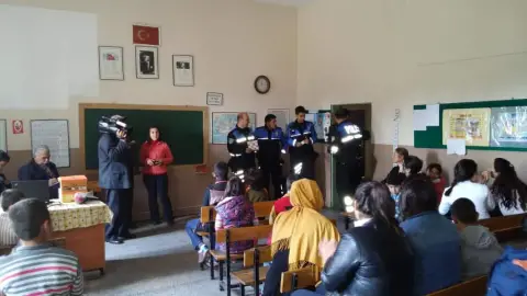 Atatürk İlkokulu - POLİS HAFTASI