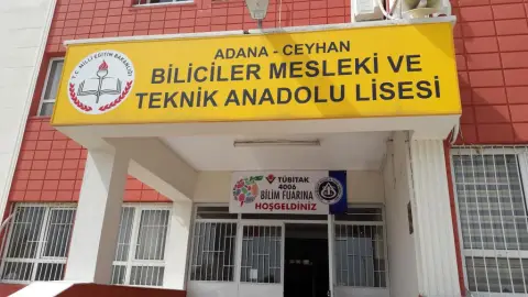 Ceyhan Biliciler Turizm Mesleki ve Teknik Anadolu Lisesi - 2017 Yılı Tübitak 4006 Bilim Fuarı Fotoğrafları