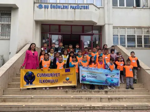 Cumhuriyet İlkokulu - BLUE HEARTS FOTOĞRAFLAR