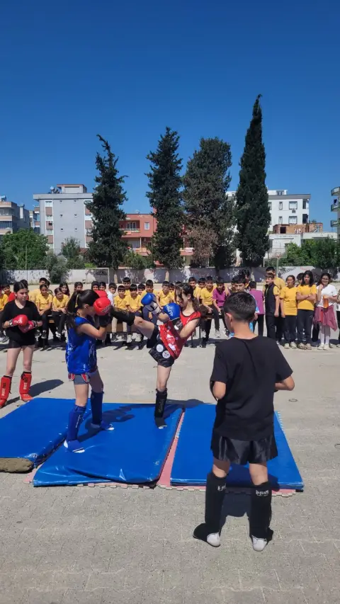 Gazi Ortaokulu - Resmi Günler Albümü