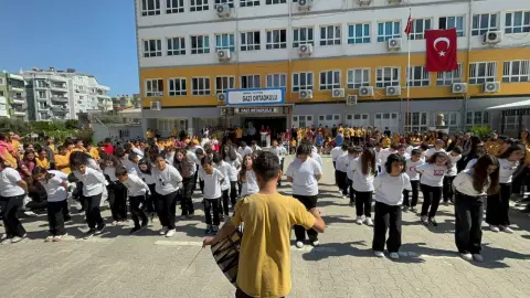 Gazi Ortaokulu - Resmi Günler Albümü