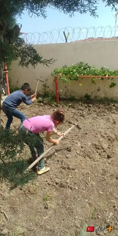 Mehmet Akif Ersoy İlkokulu - Little Farmers in School