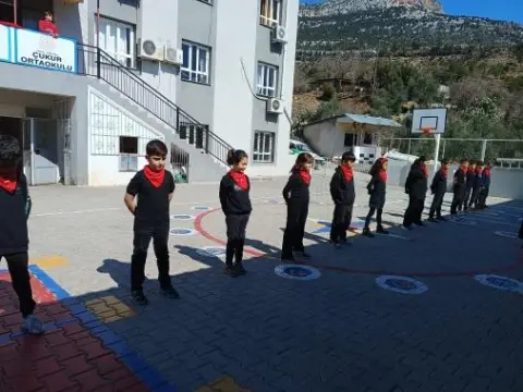 Çukur İlkokulu - Albüm
