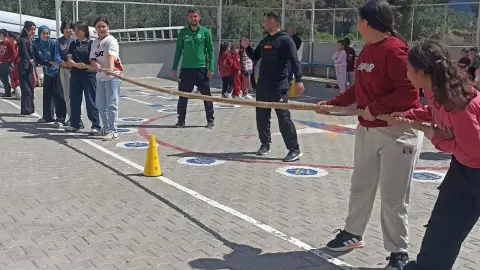 Çukur İlkokulu - Albüm