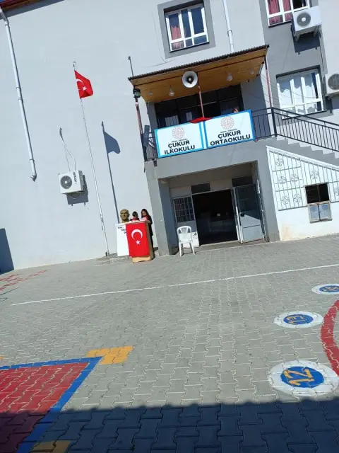 Çukur İlkokulu - Albüm