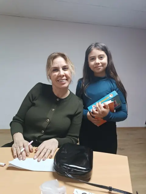 Yunus Emre İlkokulu - YAZARIN ÖZÜNDEN ÇOCUĞUN GÖZÜNDEN KİTAP PROJESİ KONUĞUMUZ DENİZ IŞIK
