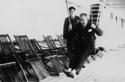 Dağcı Ortaokulu - Fotoğraflarla Atatürk