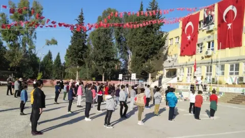 Ertuğrul Gazi İlkokulu - 10 KASIM ATATÜRKÜ ANMA GÜNÜ