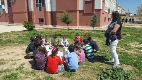 Toki Ertuğrulgazi İmam Hatip Ortaokulu - kitap okuma