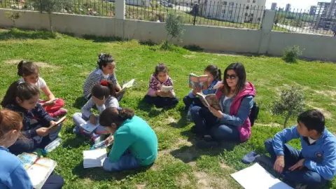 Toki Ertuğrulgazi İmam Hatip Ortaokulu - kitap okuma