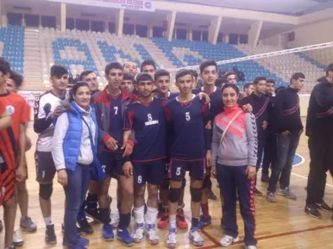 Fatih Terim Anadolu Lisesi - voleybol 2015-2016