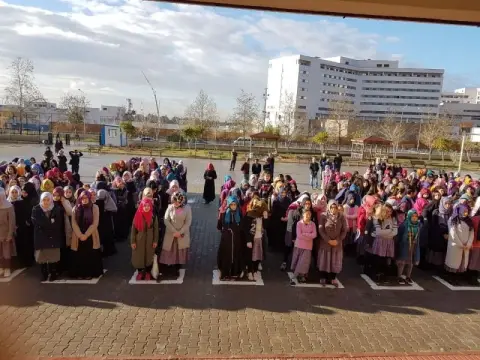 Fatıma Zehra Kız Anadolu İmam Hatip Lisesi - 12 Mart İstiklal Marşı Kabulü