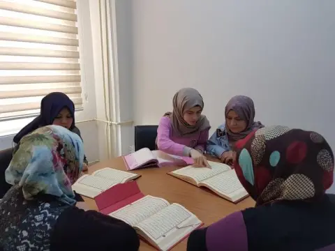 Fatıma Zehra Kız Anadolu İmam Hatip Lisesi - Kuranı Kerim Dersleri 2017