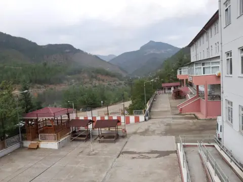 Feke Şehit Yeter Şener Anadolu İmam Hatip Lisesi - Okul ve pansiyon Görsellerimiz