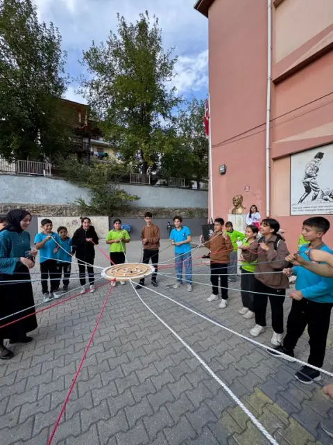 Karacaoğlan Ortaokulu - Okul Hakkında