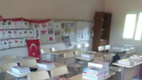 Kırıkuşağı İlkokulu - Albüm