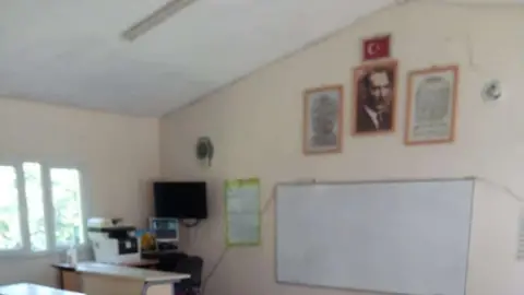Kırıkuşağı İlkokulu - Albüm