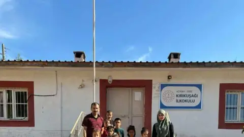 Kırıkuşağı İlkokulu - Albüm