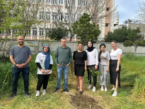 Gülbahçesi Kız Anadolu Lisesi - agaç ekimi