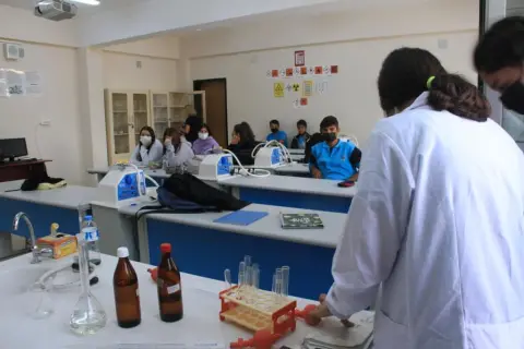 Heydar Aliyev Mesleki ve Teknik Anadolu Lisesi - PETROKİMYA ATÖLYESİ