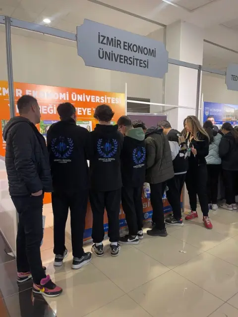 Hüsnü M. Özyeğin Anadolu Lisesi - ÇÜ KONGRE MERKEZİ ÜNİVERSİTE TANITIM GÜNLERİ