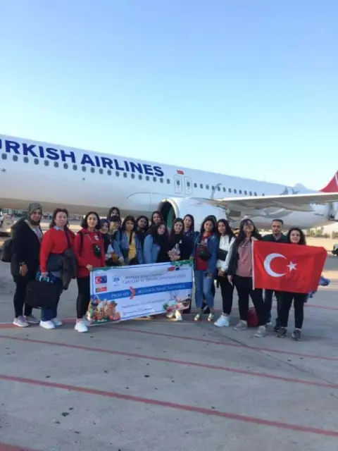 Seyhan İsmet İnönü Kız Mesleki ve Teknik Anadolu Lisesi - HAVA ALANI YURDA VEDA