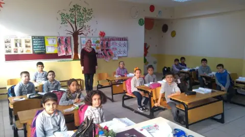 Atatürk İlkokulu - Sınıflarımız