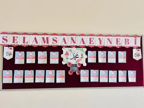 Camili Şehit Niyazi Karakoca Ortaokulu - Mevlid-i Nebi Haftası Pano Çalışmamız