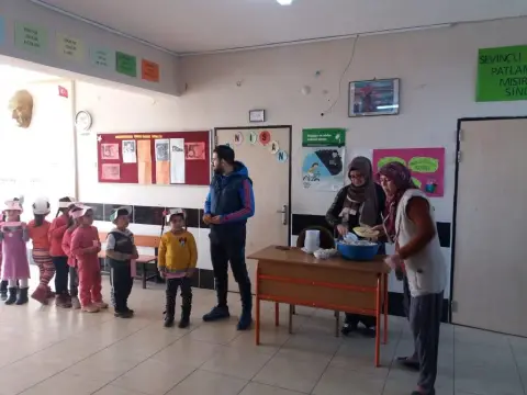 Sevinçli Şehit Mehmet Erdoğan İlkokulu - patlamış mısır sineması